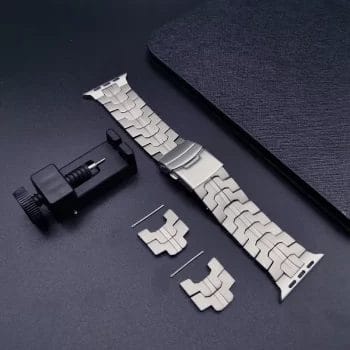Luxury Titanium Alloy Tough Apple Watch Band 7