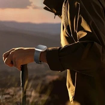 Carbon Fibre Textured Apple Watch band With Magnetic Clasp 11